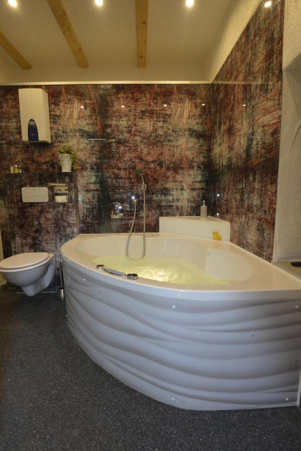 Eifel Kate, Relaxen Mit Sauna Und Whirlpool 크로넨버그 외부 사진