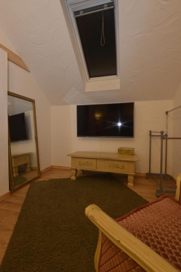 Eifel Kate, Relaxen Mit Sauna Und Whirlpool 크로넨버그 외부 사진